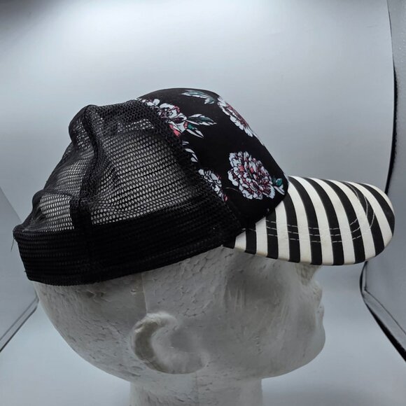 Roxy Womens Black White Floral Trucker Hat Casual Outdoors Lightweight Outdoors - Picture 4 of 8